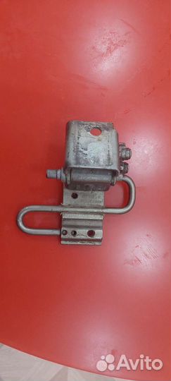 Петля двери skoda octavia tour