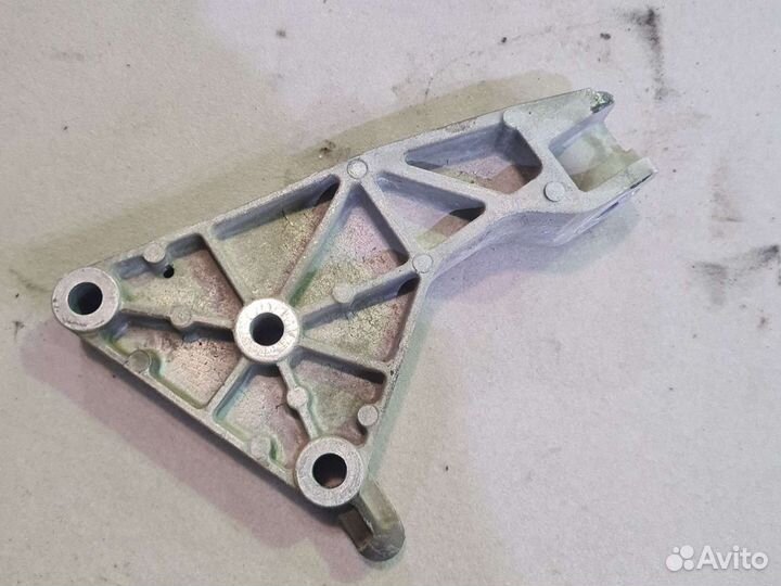 Опель астра н Зафира в кронштейн для МКПП F-17