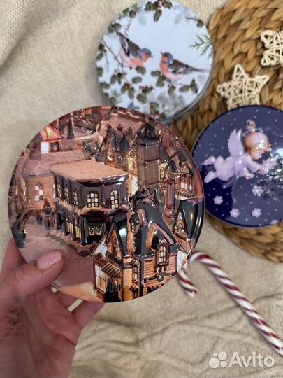 Банки жестяные новогодние