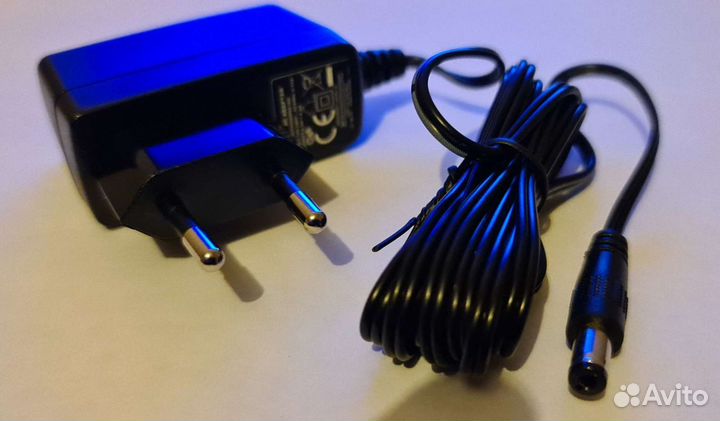 Блок питания 5v,0.8a новый