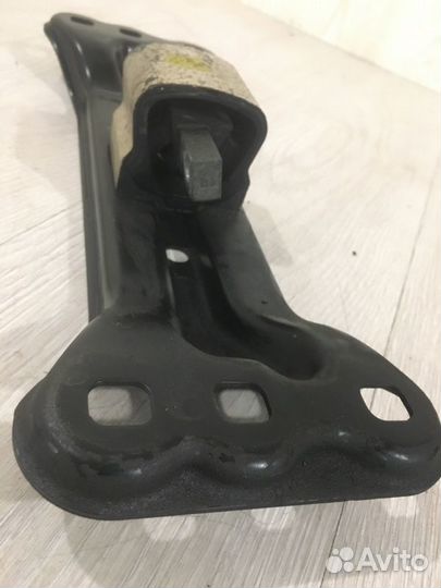 Подушка АКПП Mercedes Benz E280 W211 M272.943 2006