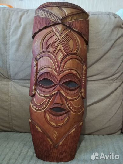 Маска из дерева