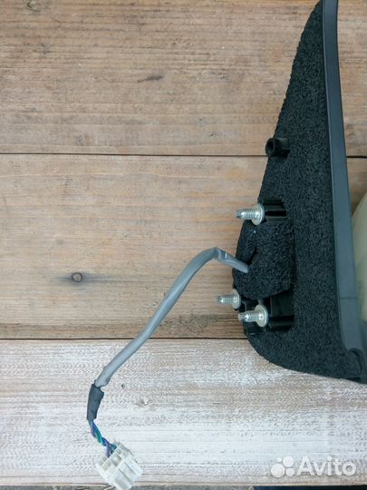 Продам зеркало правое на Nissan March, Micra K12