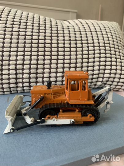 Трактор Т-2 1:43