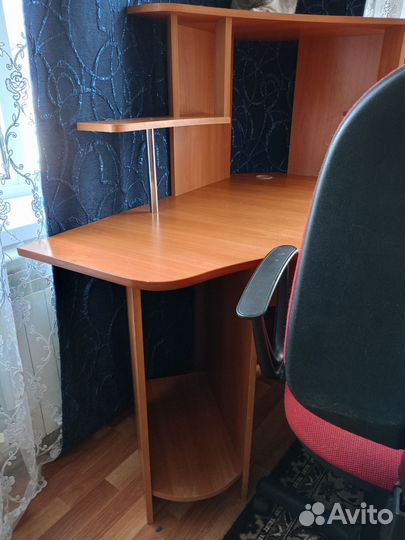 Компьютерный стол