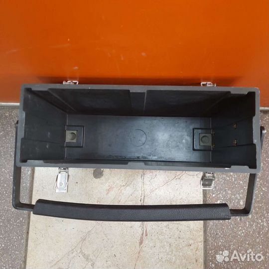 Рыболовный ящик