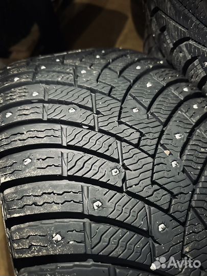 Pirelli Scorpion Ice Zero 2 275/40 R21 и 315/35 R21 111H