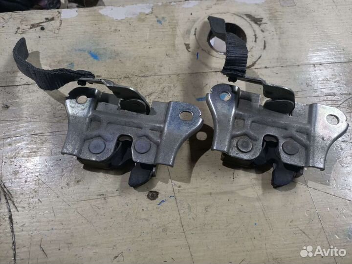 Замок заднего сиденья Fiat Linea