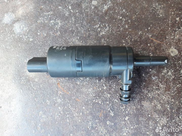 Моторчик омывателя фар Volkswagen touareg 2009г