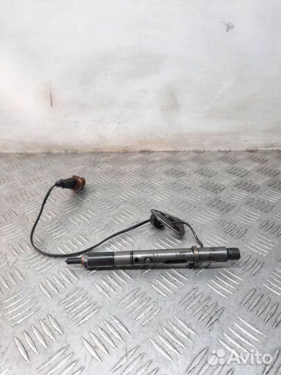 Форсунка Volkswagen Passat седан 2.5 AKN 2001