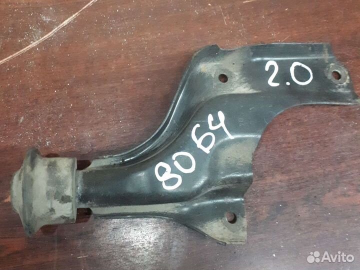 Передний кронштейн двигателя ауди 80 б4