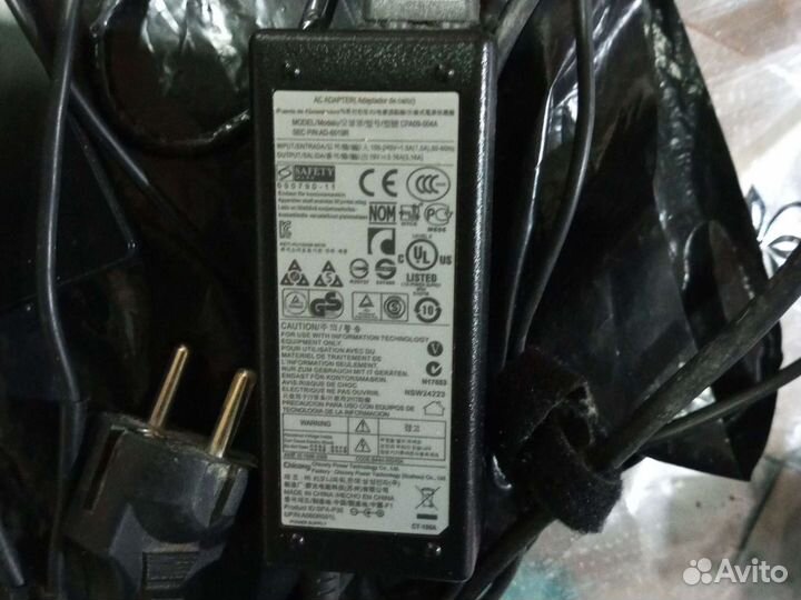 Ноутбук Samsung проц А6 3гб ддр3 на запчасти