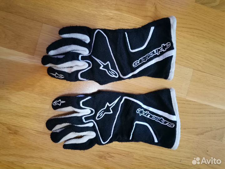 Экипировка для автоспорта. Комбинезон alpinestars