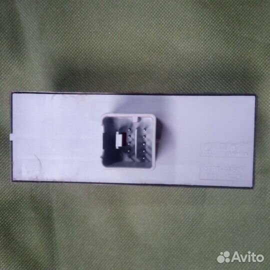 Блок управления стеклоподъемниками Volkswagen polo