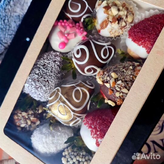 Клубника в шоколаде в наличии