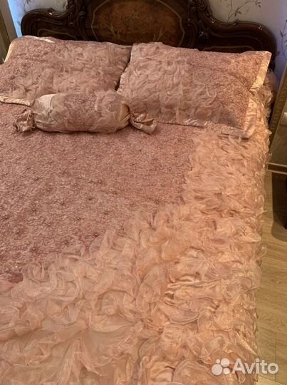 Покрывало и шторы новое