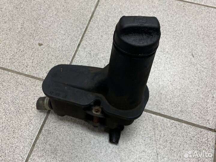 1H0422371A Бачок гидроусилителя Vw golf 3 vento