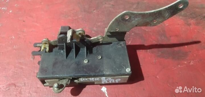 Шевроле Нива замок двери п.правой мех. Ваз 2123