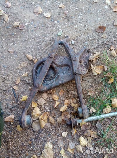 Передний нижний рычаг niva