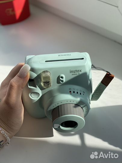 Плёночный фотоаппарат instax mini 9