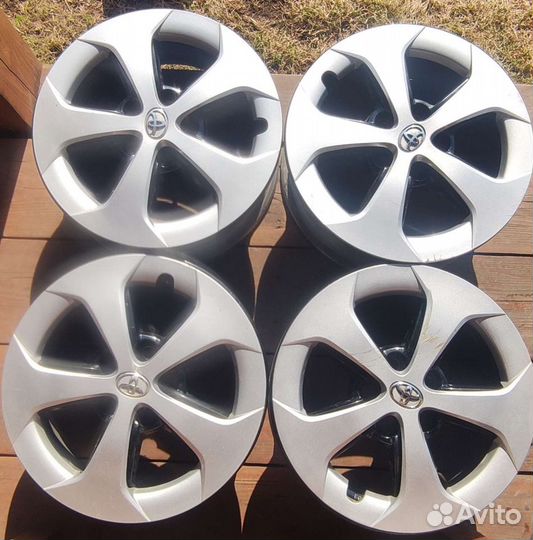 Литые диски для Toyota Prius R15