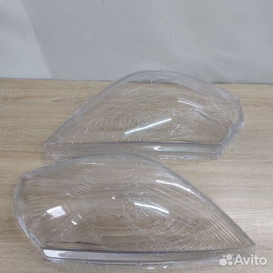 Стекла фар Nissan Tiida