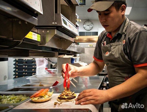 Помощник повара\кассир\ без опыта