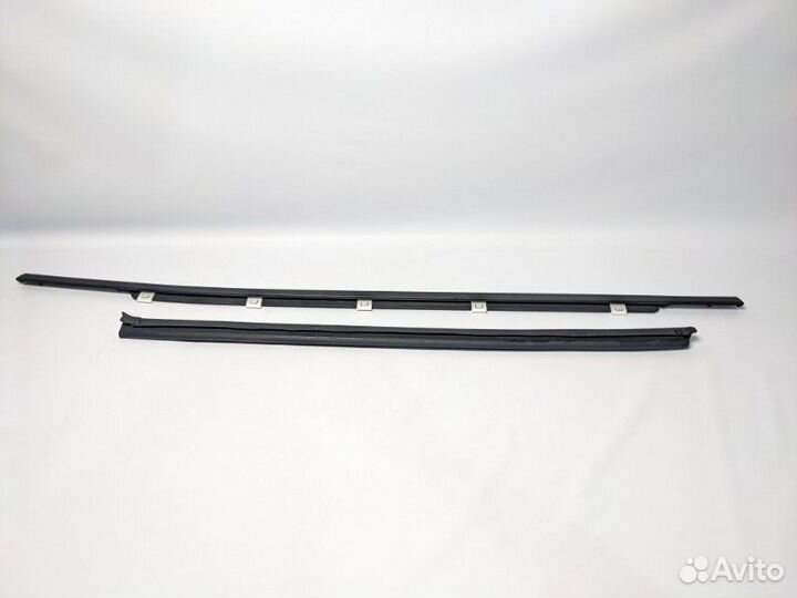 Уплотнитель стекла двери задний правый Kia Optima