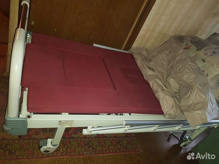 Кровать кресло с туалетом,с боковым переворотом