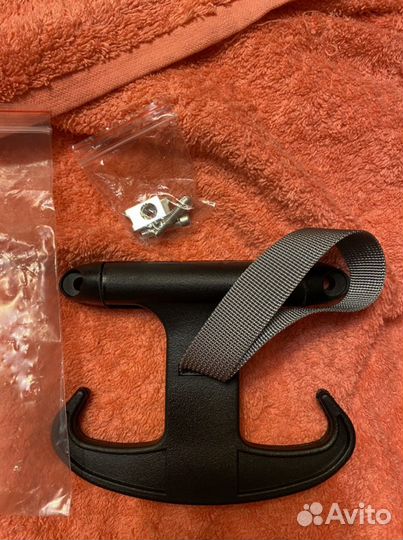 Крючки для сумок и пакетов в багажник Ауди, VW