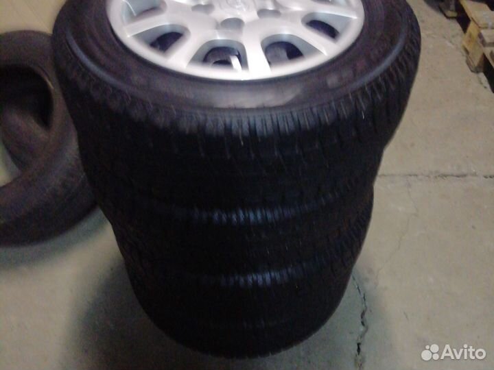 Зимняя резина на оригинальных дисках 185/65 R15