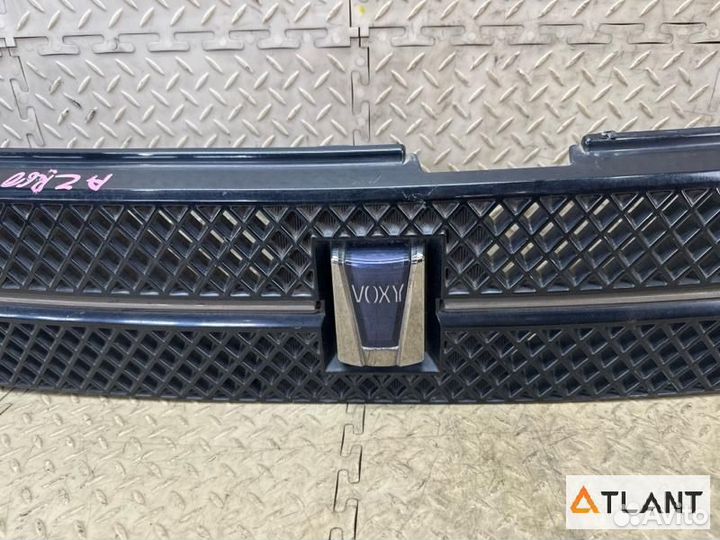 Решетка радиатора toyota voxy