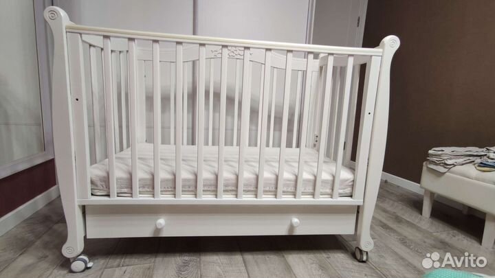 Кроватка для новорожденных белая приставная
