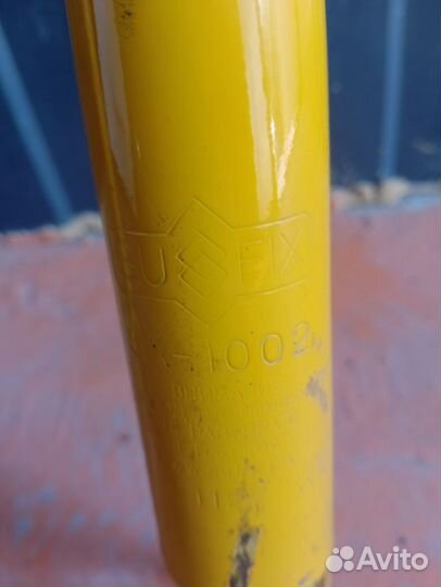 Продам стойки в сборе