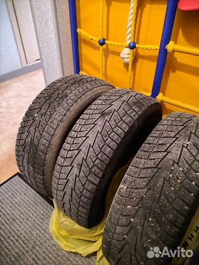 Hankook Winter I'Cept IZ2 215/65 R16 102