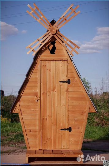 Уличный туалет деревянный