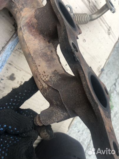 Коллектор левый 6G72