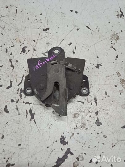 Замок капота mitsubishi chariot grandis Митсубиси