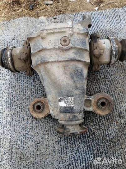 Продам редуктор с приводами