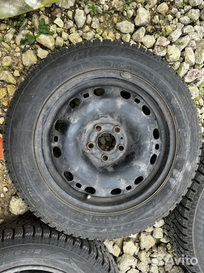 Polo rapid R15 шипы Бриджсоун 20 год от 8 мм