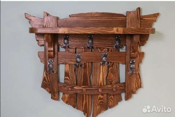 Вешалка для одежды в прихожую