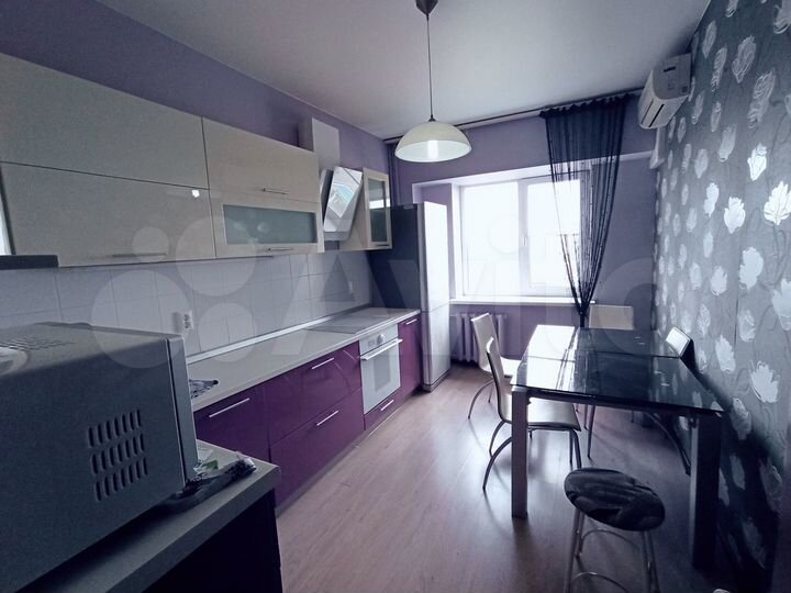 3-к. квартира, 84 м², 6/10 эт.