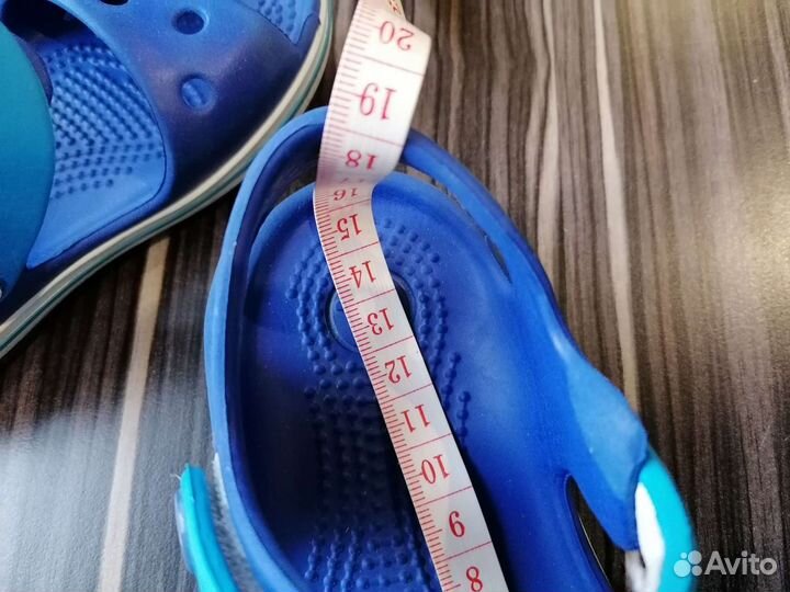 Сандали crocs c8