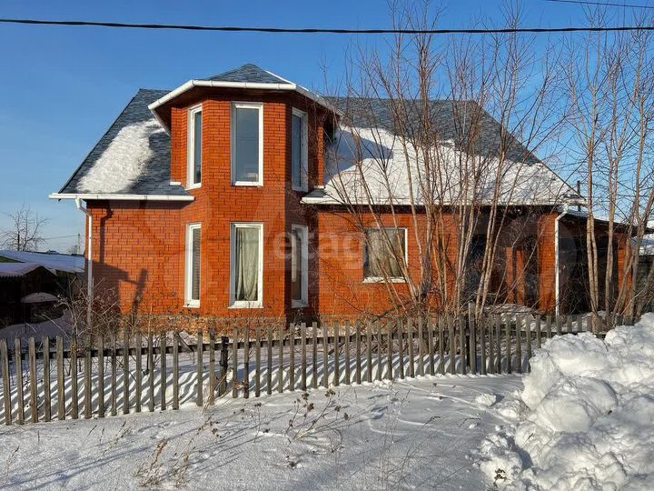 Коттедж 183,1 м² на участке 6,6 сот.