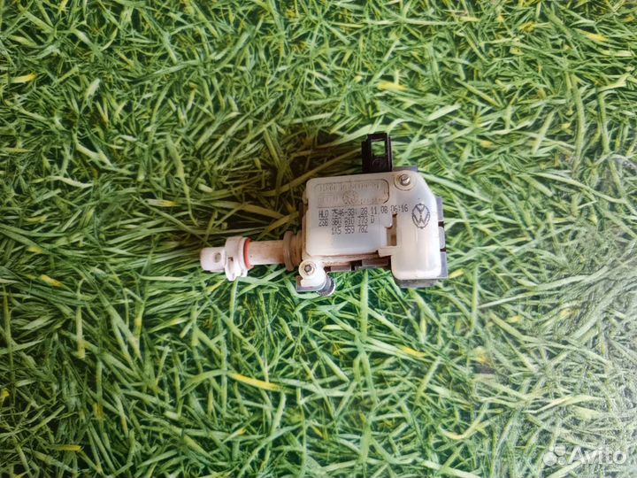 Активатор лючка бензобака Шкода октавия 2008 г