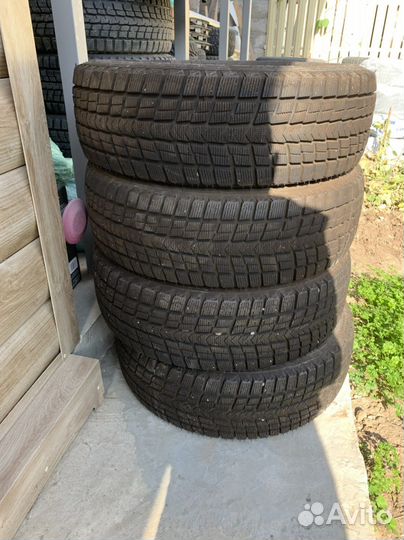 Roadstone Winguard Ice 225/65 R17