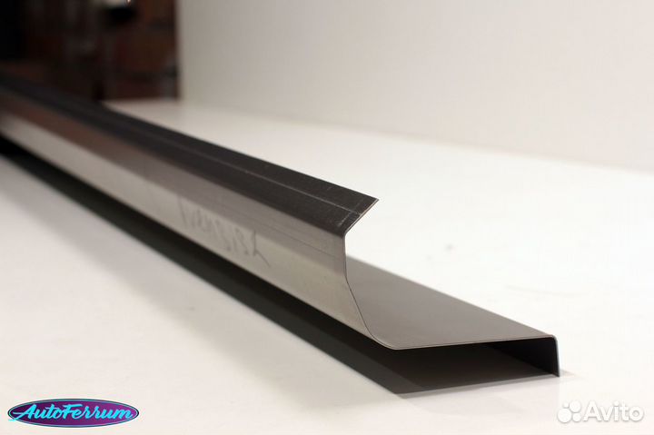 Пороги кузовные Toyota Avensis 2