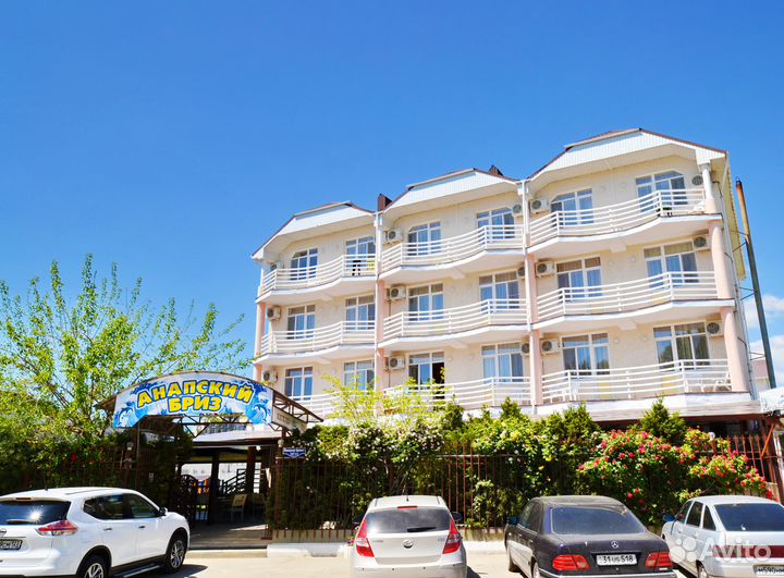 Кухонный работник в столовую