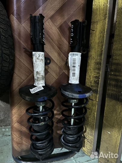 Стойки задние toyota carina ed