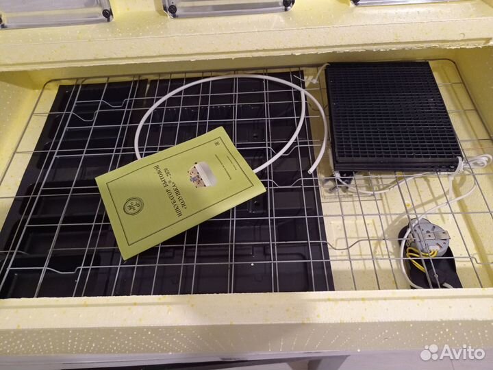 Инкубатор Золушка с ЖК 98 яиц,автоповорот, 220/12в